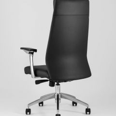 Компьютерное кресло для руководителя TopChairs Armor офисное черное обивка экокожа крестовина металл | фото 6