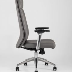 Компьютерное кресло для руководителя TopChairs Armor офисное серое обивка экокожа крестовина металл | фото 3