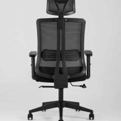 Компьютерное кресло для руководителя TopChairs Post офисное черное обивка сетка ткань крестовина пластик | фото 5