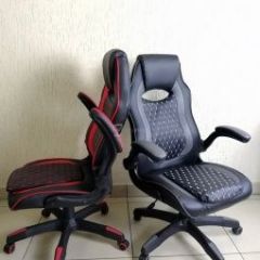 Кресло геймерское Barneo K-37 (черная экокожа красные вставки) | фото 2